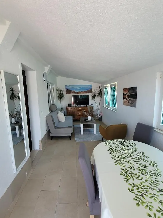 Apartment Anita Trogir 0*,