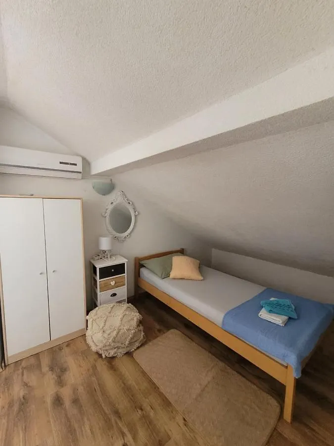 Apartment Anita トロギール