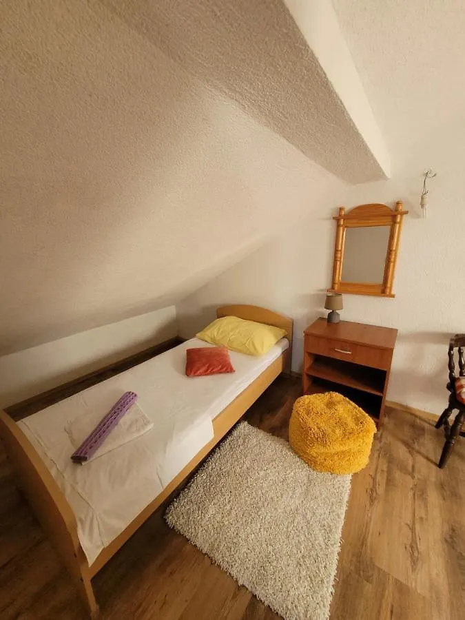 Apartment Anita トロギール 0*,  クロアチア